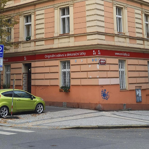 prodejna Evi Látky Praha Bořivojova