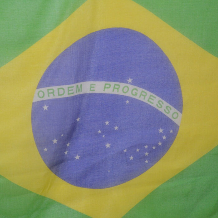 Voál s brazilskou vlajkou
