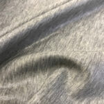 Úplet šedý s leskem