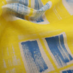 Batist žlutý s modrým vzorem hedvábný