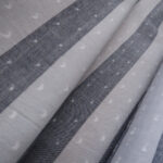 Batist smetanový s modrým pruhem