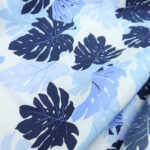 Plátno modro bílé se vzorem listů