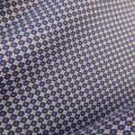 Plátno s modrobílým drobným vzorem