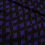 Úplet plavkovina s geometrickým fialovým a hnědým vzorem