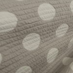 Teplákovka prošívaná béžová s bílými puntíky