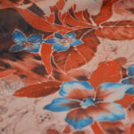 Šifon cihlový s květy