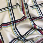 Satén smetanový s růžovou, černou a modrou kostkou