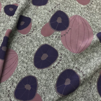 Krepdešín tyrkysový s fialovým vzorem
