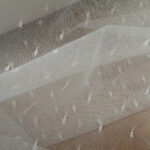 Tyl bílý s puntíky