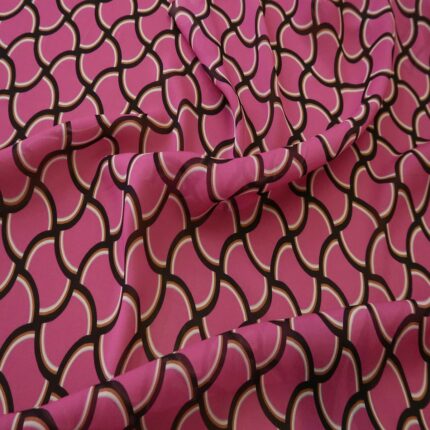 Šifon růžový s geometrickým vzorem
