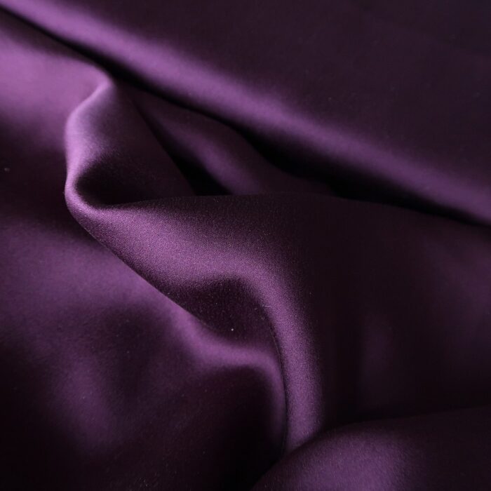 Satén lilkově fialový
