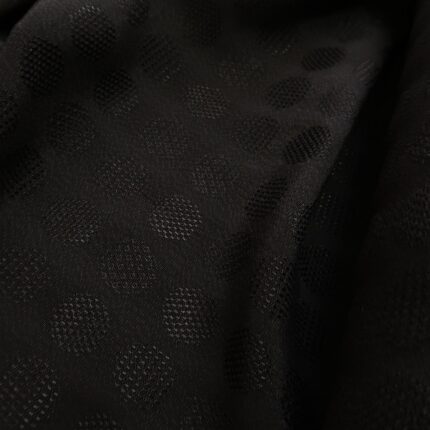 Plátno žakárové černé s puntíky