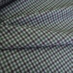 Kostýmovka šedá s vínovou a zelenou drobnou kostkou