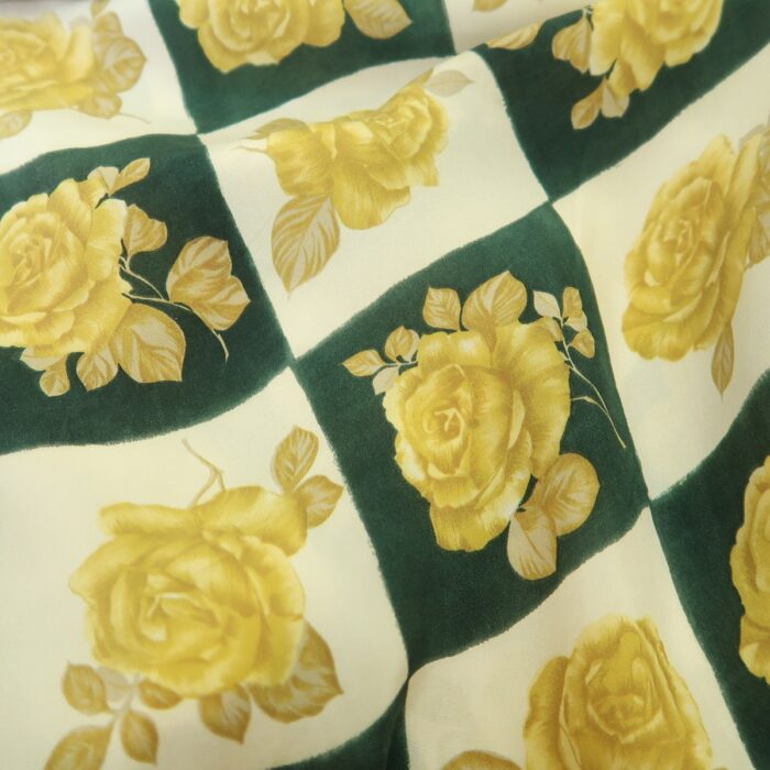 Plátno smetanové se zelenými květy ve čtvercích retro