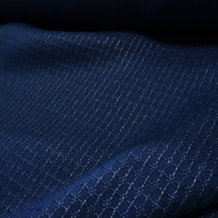 Gabardén modrý s žakárovou kostkou z PVC vlákna