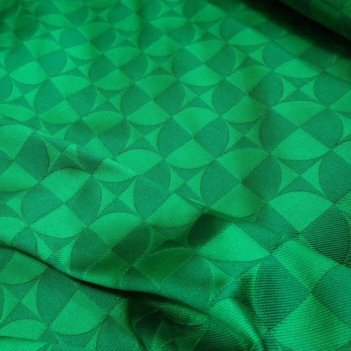 Žakár zelený s geometrickým vzorem