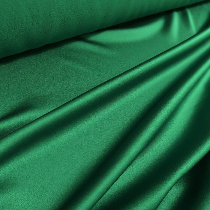 Krepsatén smaragdově zelený