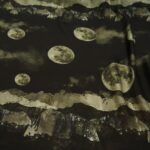 Batist černý hedvábný se vzorem měsíce