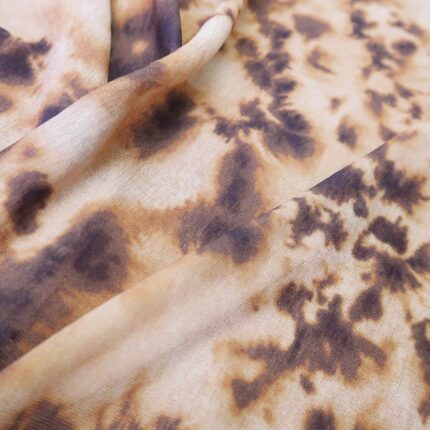Úplet s hnědým batikovaným vzorem punčochový
