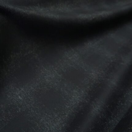 Kostýmovka černá s šedou melírovou velkou kostkou s nízkým vlasem