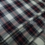 Serž bílý s modro-vínovou kostkou košilový