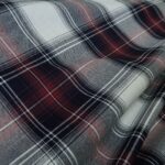 Serž bílý s modro-vínovou kostkou košilový