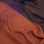 Serž vlněný s velkými rezavými a fialovými obdélníky