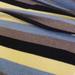 Pletenina s barevnými pruhy