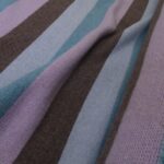 Pletenina s barevnými pruhy