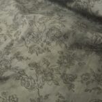 Plátno šedé s květinovým šedým vzorem