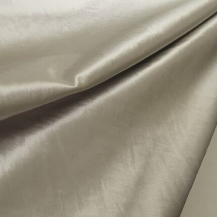 Satén stříbrný s krčeným efektem