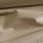 Plášťovka světle béžová