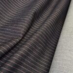 Denim modrý s bílo-červenými tenkými proužky