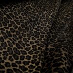 Žakár hnědý s černým žinylkovým vzorem á la jaguáří srst