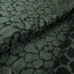 Žakár khaki zelený s petrolejovým leskem a vzorem á la žirafí srst