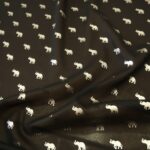 Voál černý se stříbrnými slony