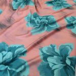 Satén růžový s tyrkysovými květy