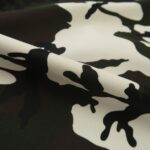 Kord bílý s hnědo-khaki maskáčovým vzorem