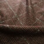 Kostýmovka vínovo-béžová s šedým rastrem