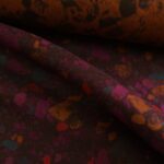 Žakárová kabátovka hnědá s fialovými a petrolejovými skvrnami