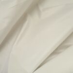 Šusťákovina bílá s perlovým leskem