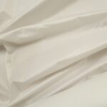 Šusťákovina bílá s perlovým leskem