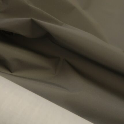 Šusťákovina s reflexním stříbrným nástřikem