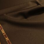 Vlněný serž hnědý