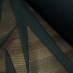 Tyl zelený pružný s puntíky