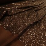 Tyl hnědý pošitý hnědými drobnými flitry