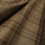 Kostýmovka hnědá s kostkou