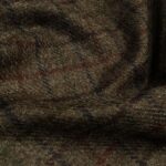 Kostýmovka hnědá s barevným rastrem