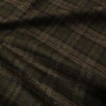 Kostýmovka s černo-zeleno-hnědou kostkou