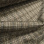 Kostýmovka šedo-béžová s bílým a modrým rastrem ze lne a hedvábí